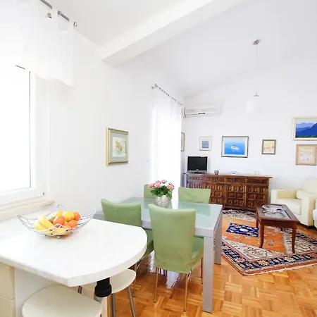 With A Parking Space Seget Donji, - 11171